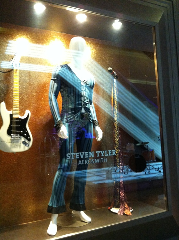 Hard Rock Hotel))