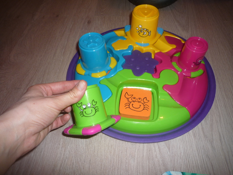 Наши игрушки от года и восьми весяцев и до....