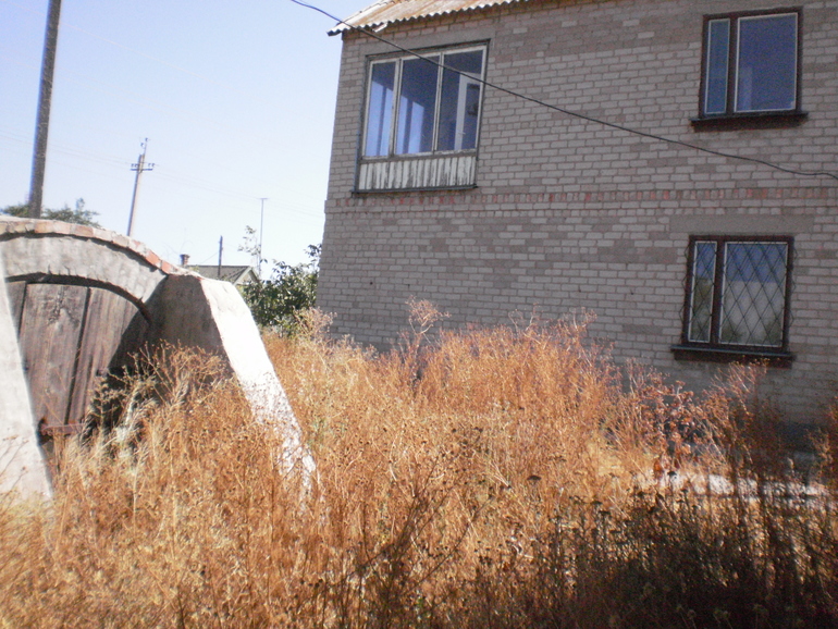 Продам большой дом с гаражом на Украине. Возможен обмен.