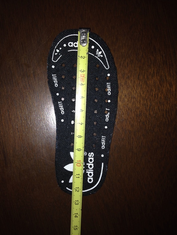 Кроссовки Adidas.