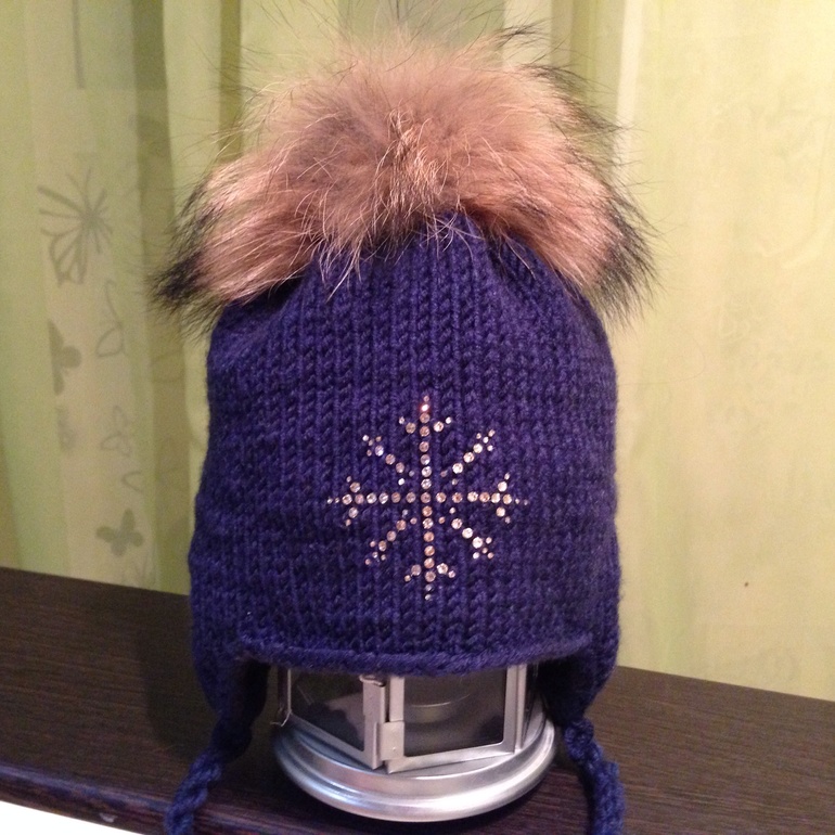 Детская шапочка! На ОГ до 50см! Шерстяная на флисе! Пумпон-натуральный енот! Стразы сваровски!