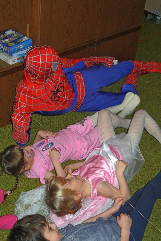 А у нас в квартире... Человек-паук!