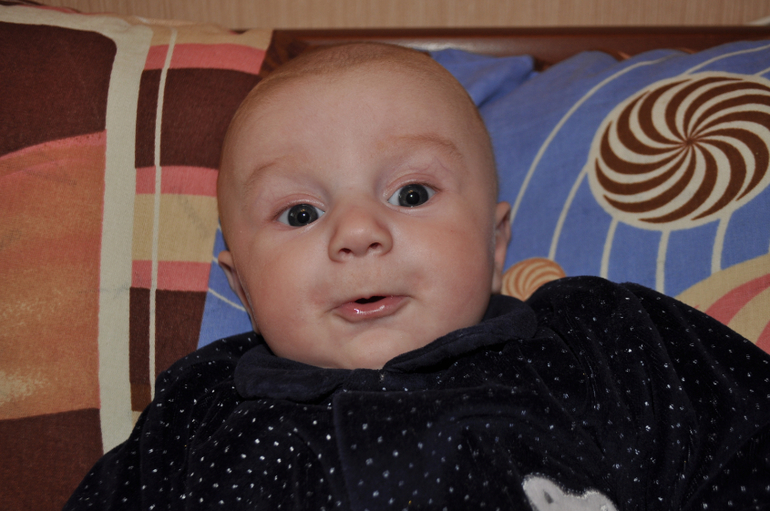 Дениске 3 месяца)))