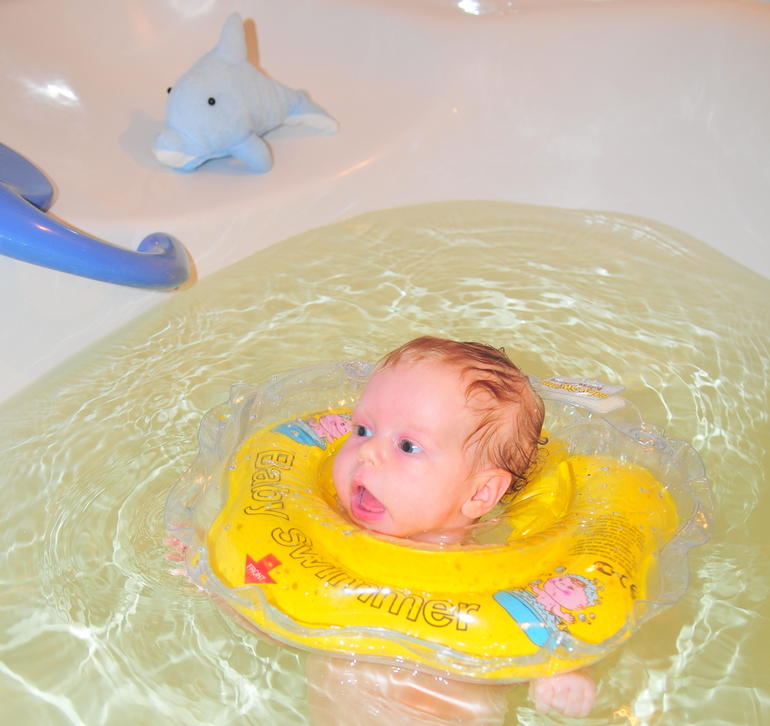 Василисе 2,3 месяца!