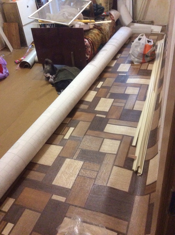 Гостиная - отталкиваться от линолеума?