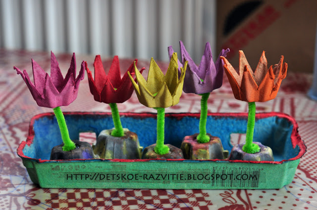 Цветы из коробки от яиц