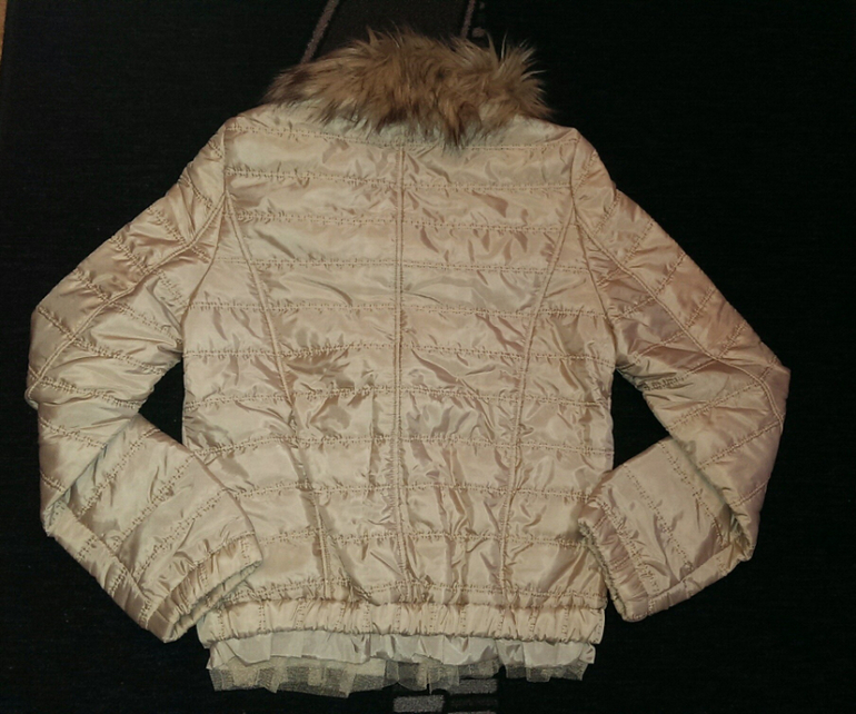 Оригинальные фото. Нежно-бежевая, женственная курточка.