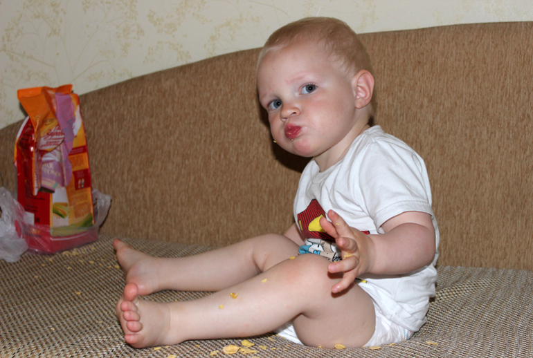 Как ест Мирос в свои 1,5-1,6