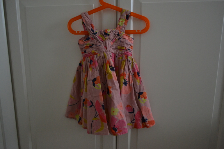 Платья, сарафаны, брюки: Next, Зара, Carters, Oshkosh на 9-18 м.