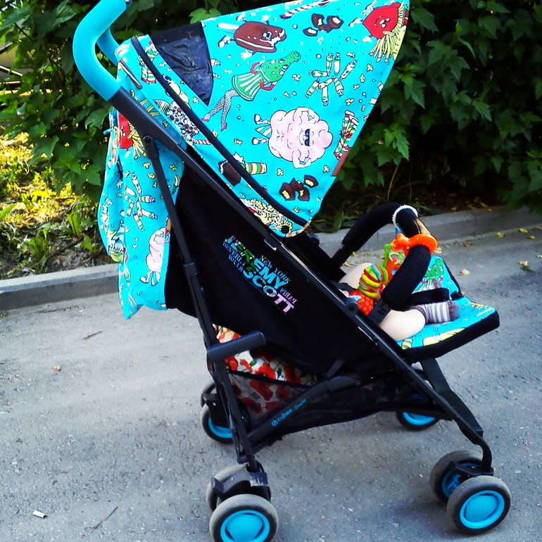 Про нашу колясочку-трость CYBEX ONYX Jeremi Scott multicolour