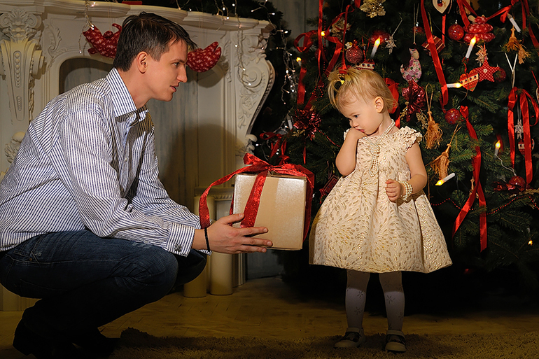 Под елочкой