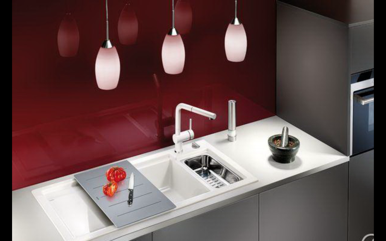 выбор кухонной мойки-керамика