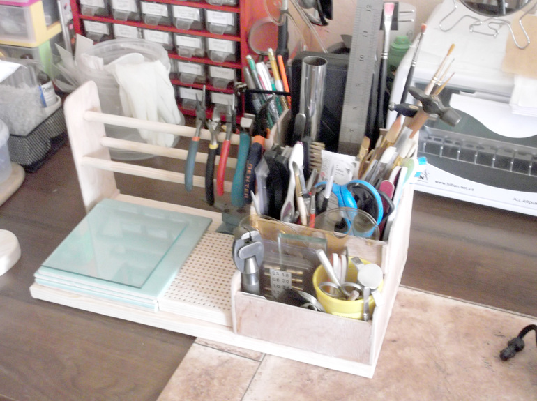 Подставка под инструменты