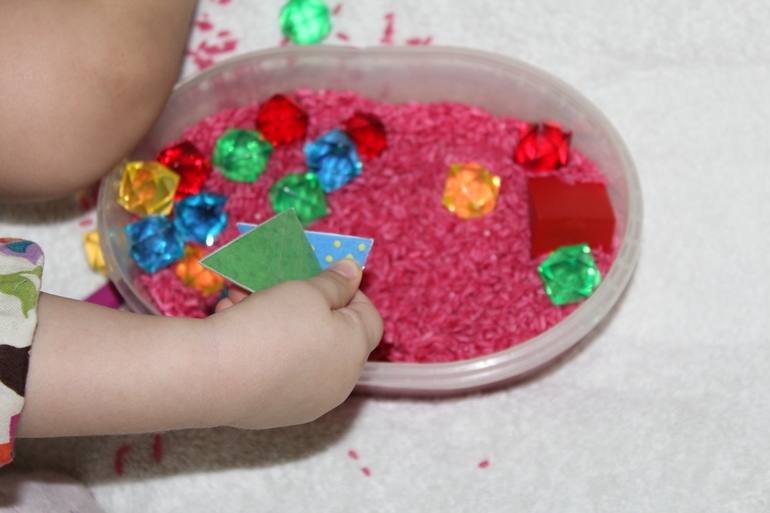 Тематическая неделя Фигуры. День второй -ТРЕУГОЛЬНИК!!!