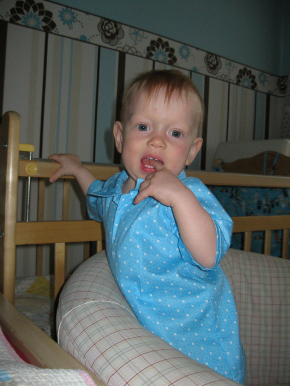 голубая в горошек