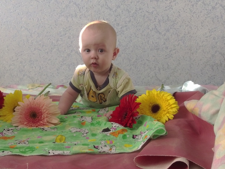 Папа с сыном поздравили с
