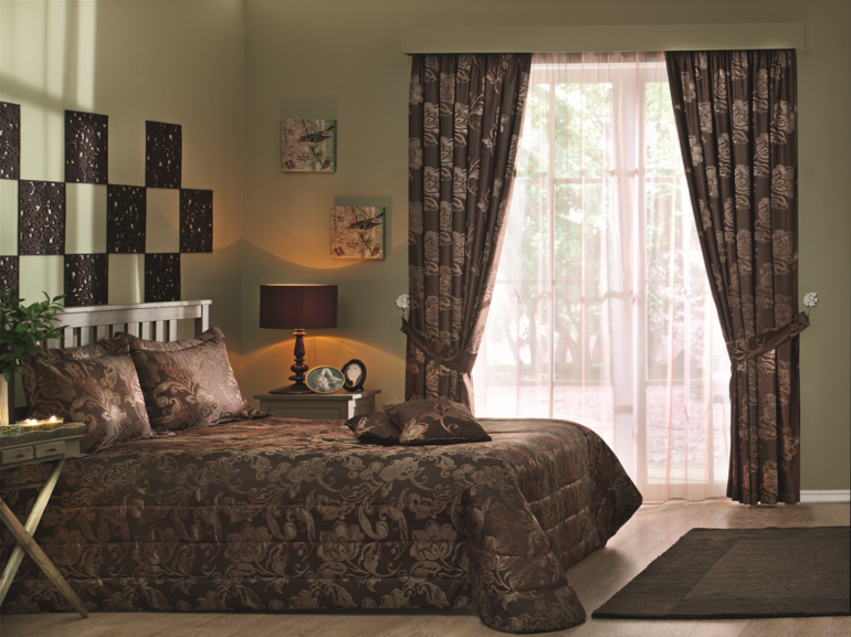 Шторы и покрывало T@C