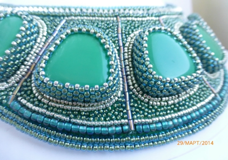 Бисерное колье