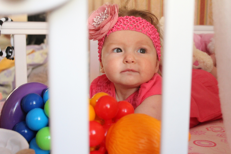 Ангелинке пять месяцев.