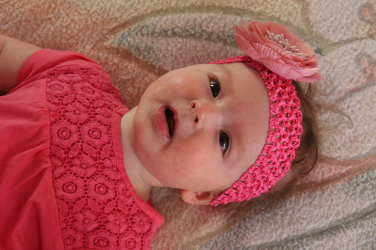 Ангелинке пять месяцев.