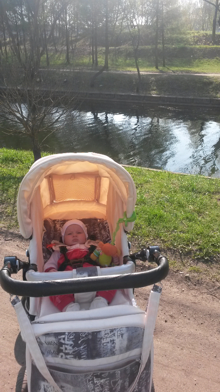 Ангелинке пять месяцев.