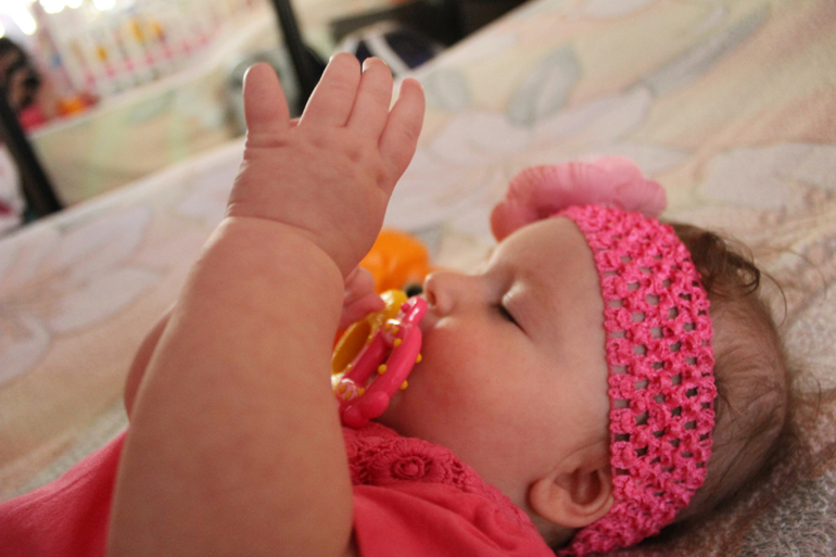 Ангелинке пять месяцев.