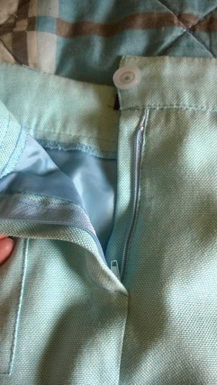 Костюмы, брюки, платья