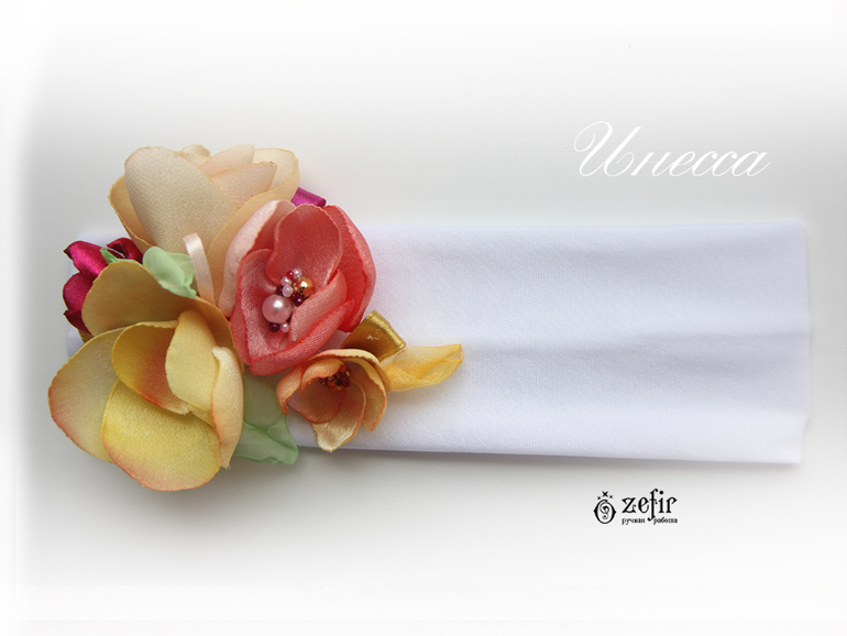 В  наличии. Новые от 23,04. Броши, ободки, повязки с  цветами  из ткани  ручной работы!