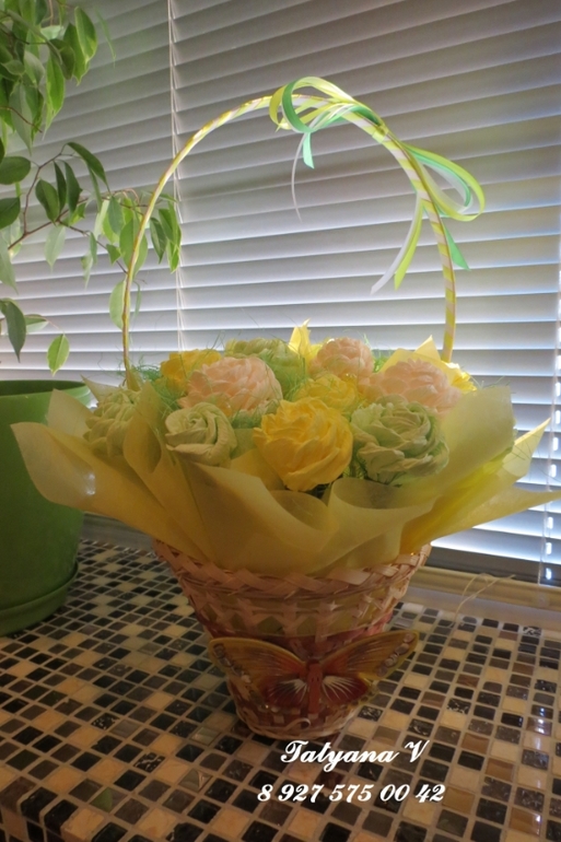 Конфетницы и просто букеты