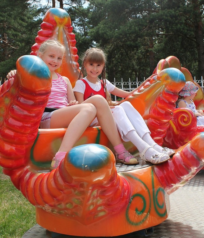 Парк 02.07.14г. Девчонки зажигают. Лучшие подружки))