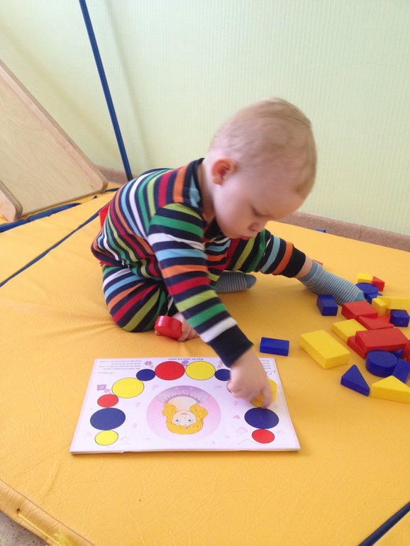 Рисуем, играем и обнимаемся