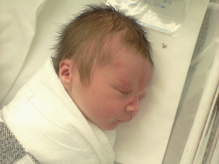 нам сегодня годик )))