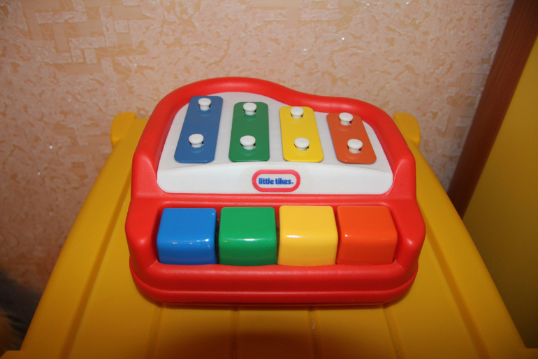 Игрушки пакетом и отдельно до года, вожжи Canpol, почта.