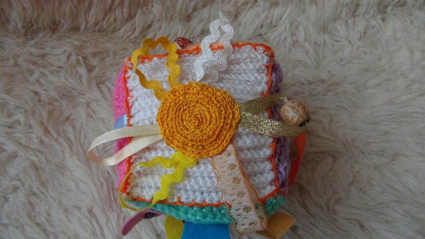 Вязанные развивающие кубики