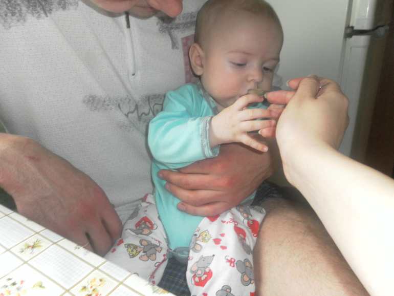 Наша первая еда.