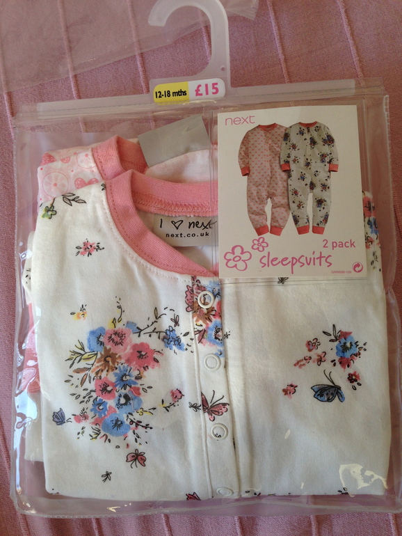 Наша посылочка NEXT, размер 12-18 сравниваю с размером 6-9